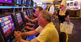 Live casino torpedo4d dengan dealer nyata baccarat dan roulette